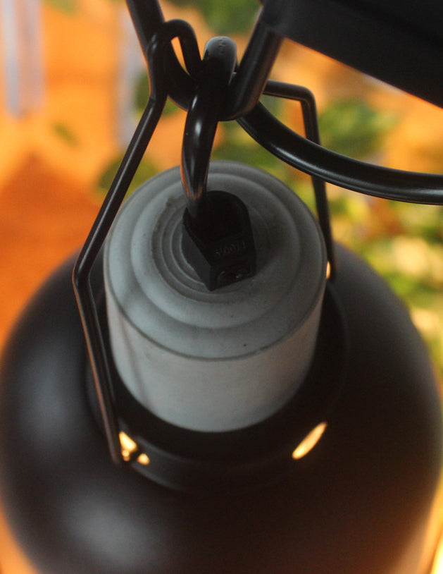 Clip of lamp fixture NJ-14 | Holds Lamp on Lamp Stand