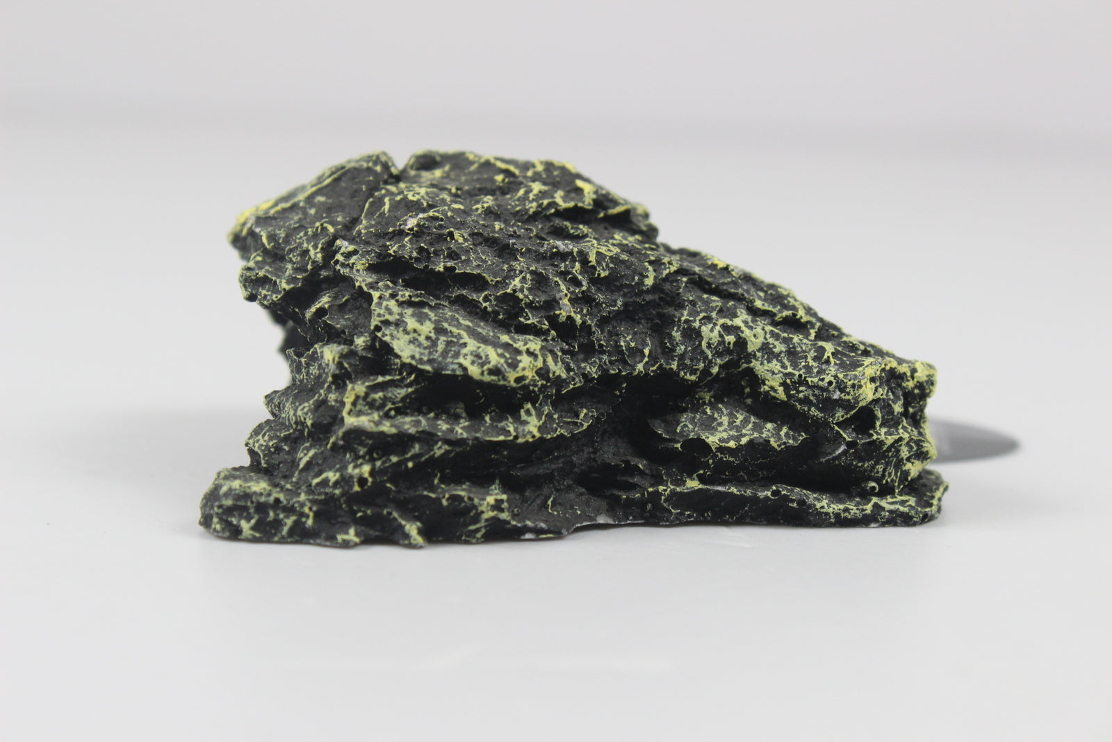 Black and Green Rock Cave | Reptile Resin Cave